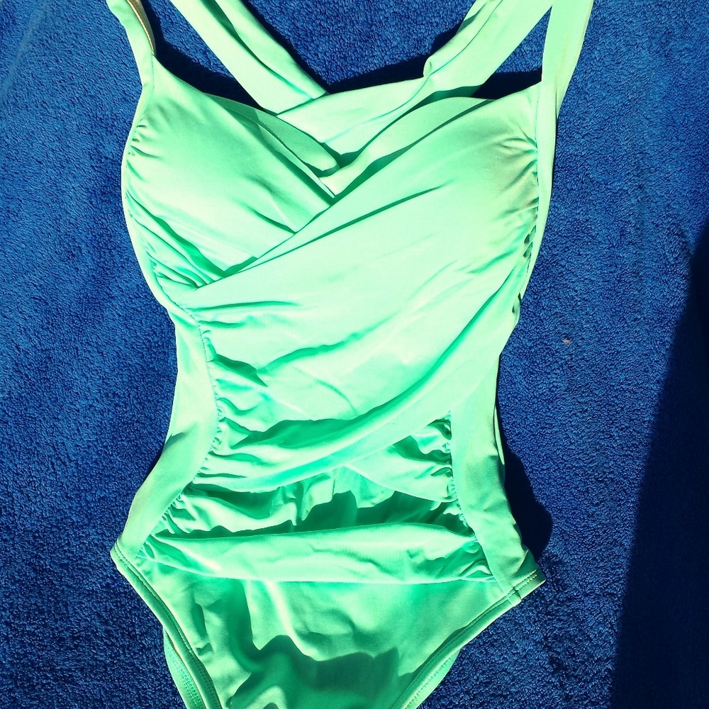 Brand New w/Tags La Blanca Hollywood Swimsuit - 8
